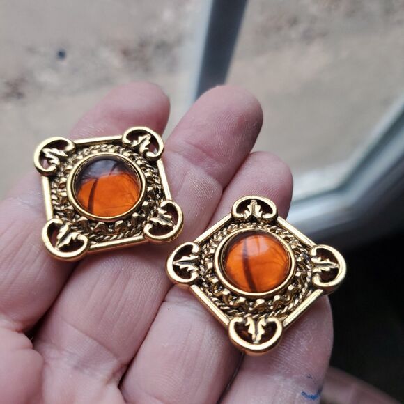 Avon Gold Tone Brooch Set Amber Cabochon w/ Clip Earrings Vintage - Picture 12 of 15